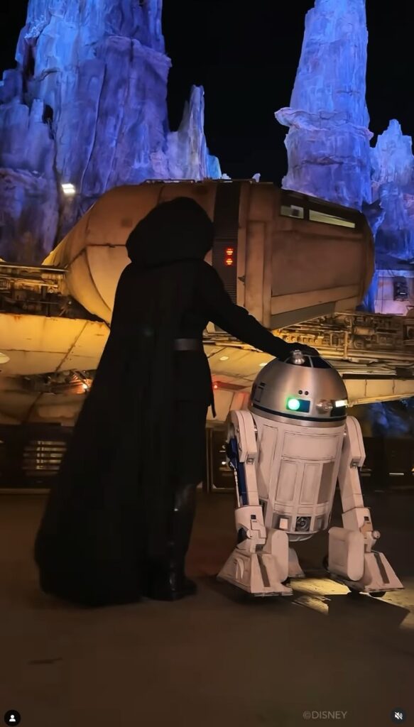 Disneyland teases Luke Skywalker coming to Disneyland