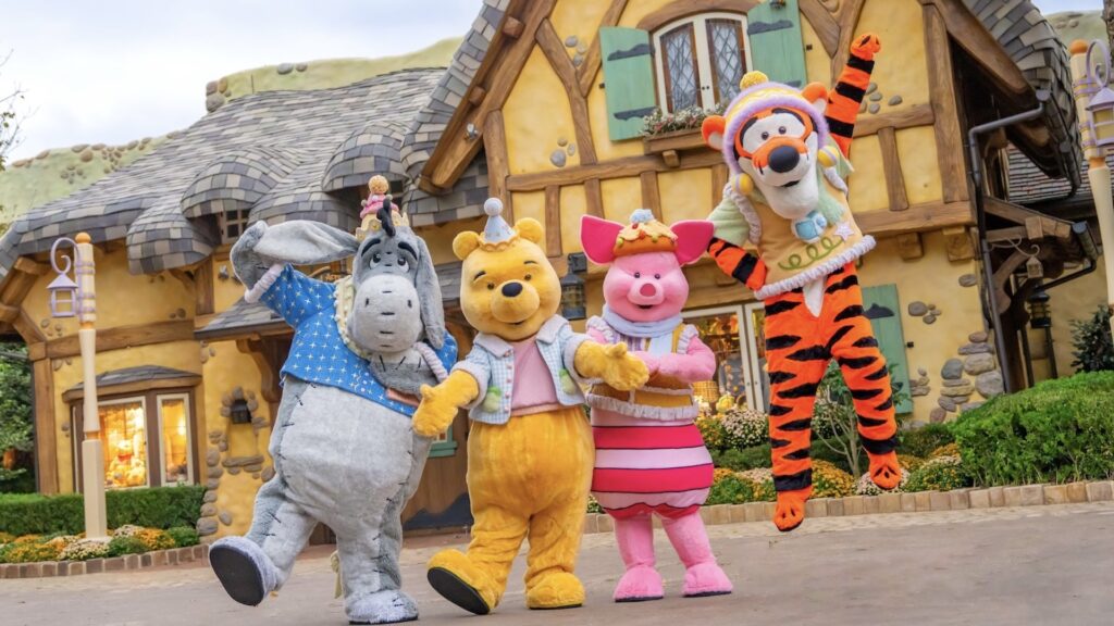 Disney Winter Frostival Returns to Shanghai Disney Resort with New Décor, Entertainment, and Seasonal Magic